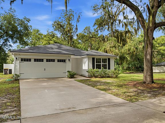 2nd image of 2235 3RD Avenue