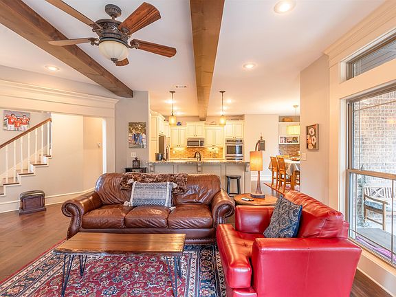 3rd image of 110 Northstar Ln