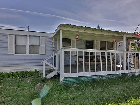 3rd image of 739 S Easy St