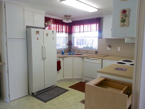 5th image of 7634 Homer Ave