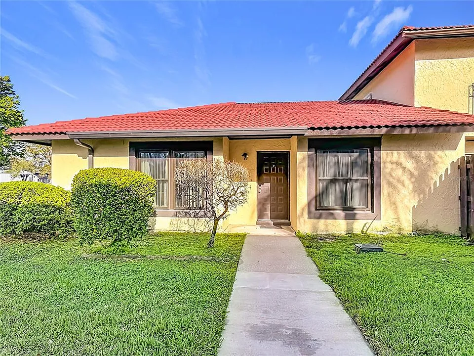 571 Hunter Cir