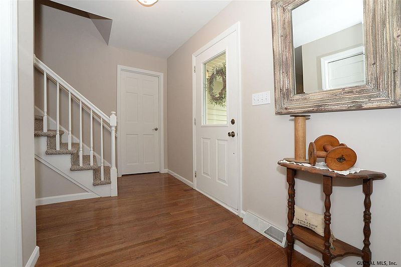 4th image of 1517 MAPLE CREST Drive