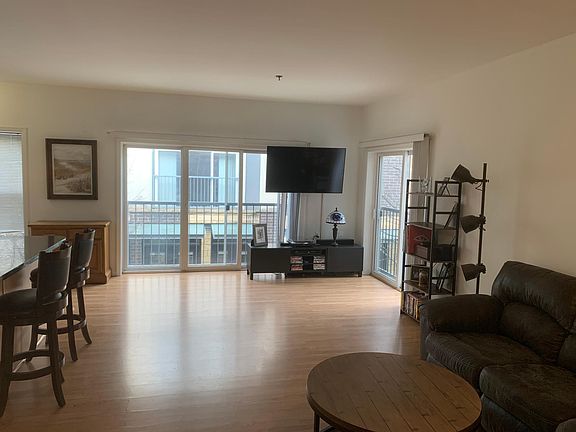 2nd image of 1030 N American St #1002