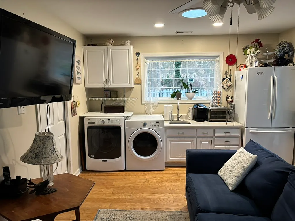 1 bed, 850 sqft, $1,750 — Photo 2