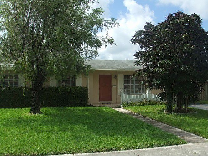 1st image of 9142 SW 182nd St