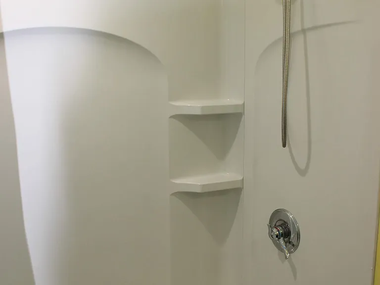 Guest Bathroom - Bath tub