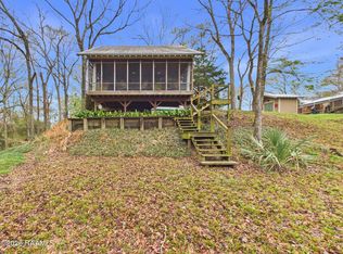 1022 S River Dr, Arnaudville, LA 70512