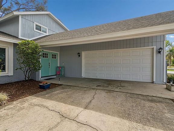 3rd image of 6815 Mitchell Cir