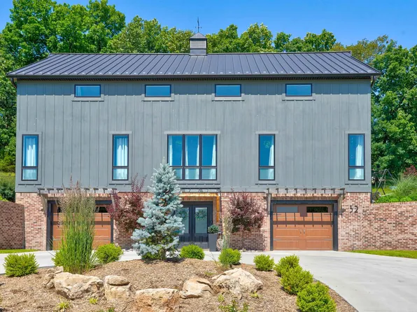 32 W Blue Spruce Dr, Santa Claus, IN 47579