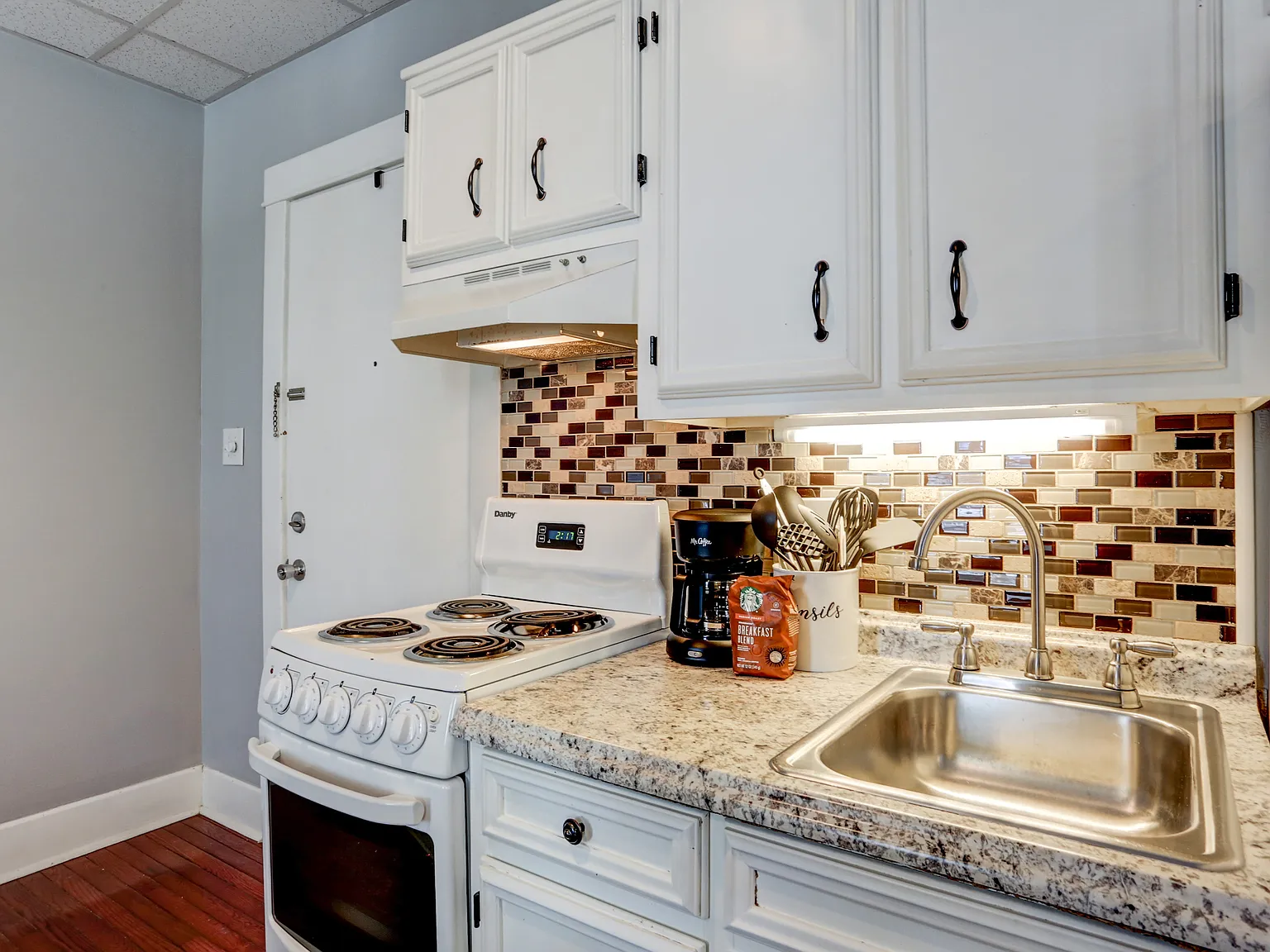 Studio, 450 sqft, $1,245 — Photo 2