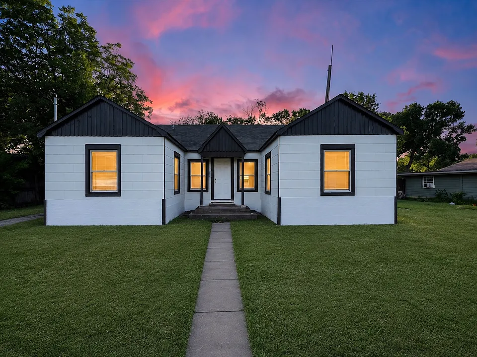 351 S Waco St