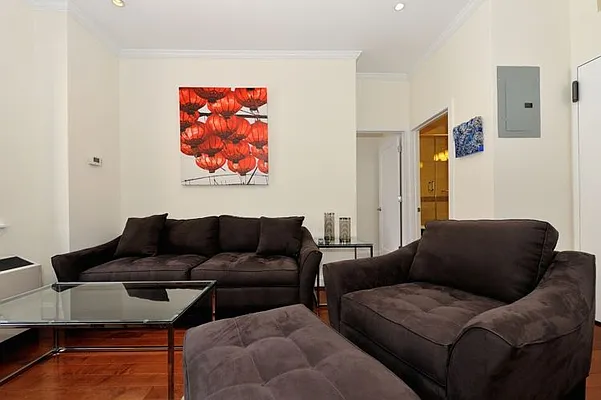 Rented by Eisenberg Exclusives | media 110