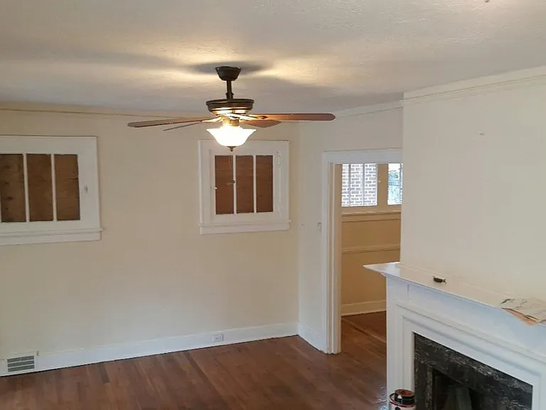 1354 Woodlawn Ave — Photo 5