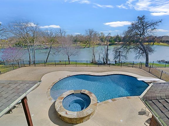 2nd image of 307 Parke Lake Dr