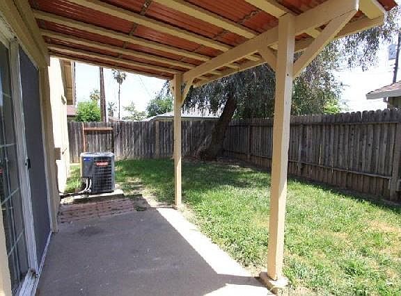 4th image of 7700 Loucreta Drive