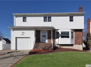 1777 Brian Ct, Merrick, NY 11566