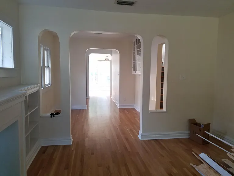 208 W Giddens Ave — Photo 9