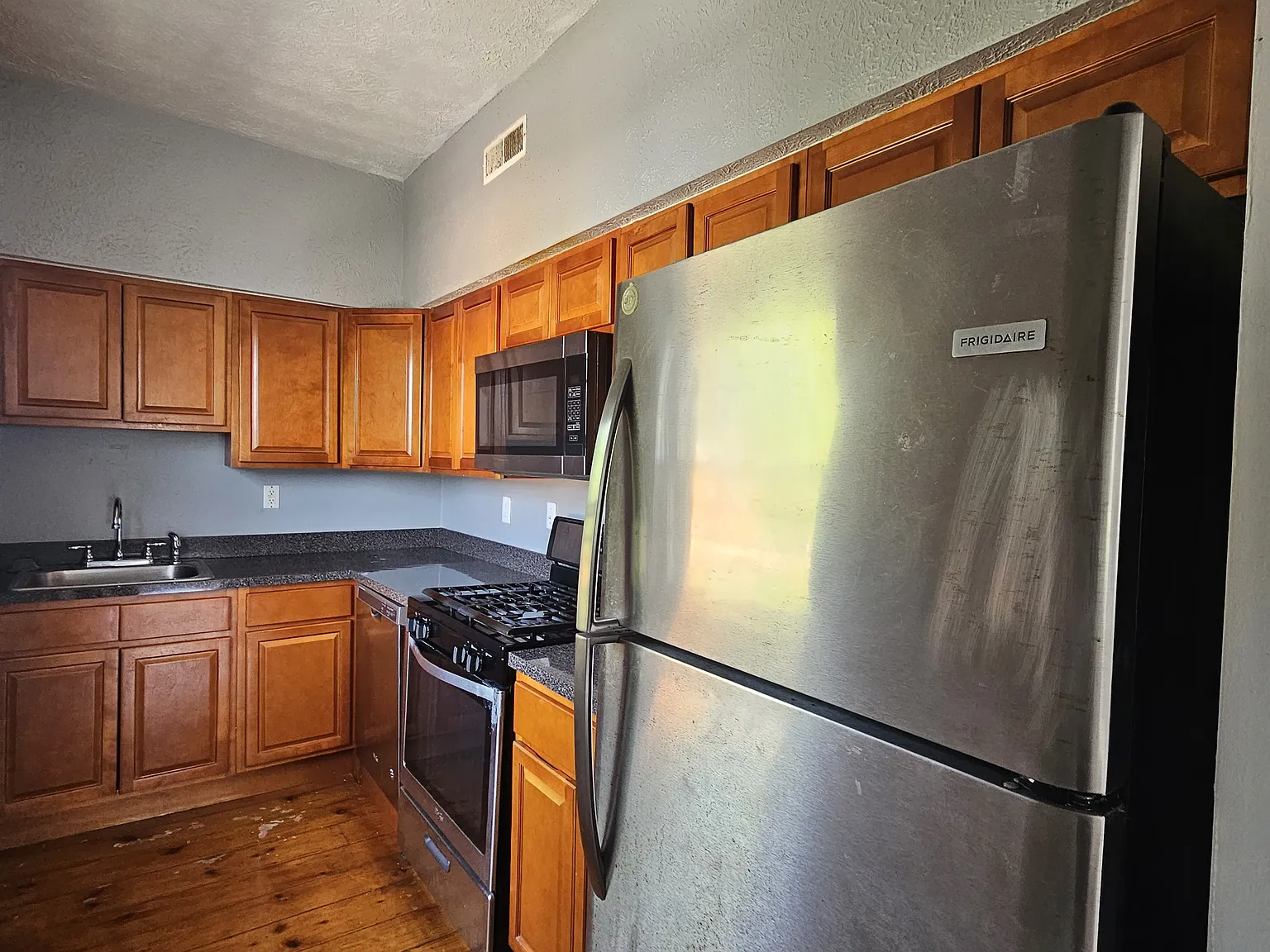 1 bed, $1,525 — Photo 2