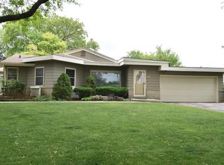 3047 N 121st St, Wauwatosa, WI 53222