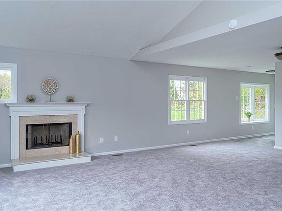 5th image of 19115 Echo Dr