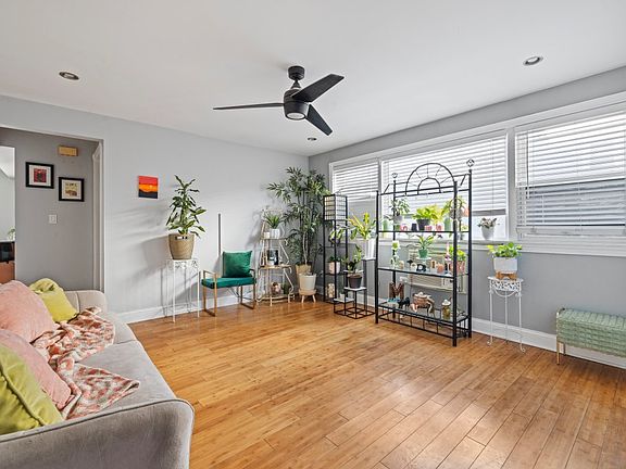 4th image of 2222 N Harlem Ave APT 1NW