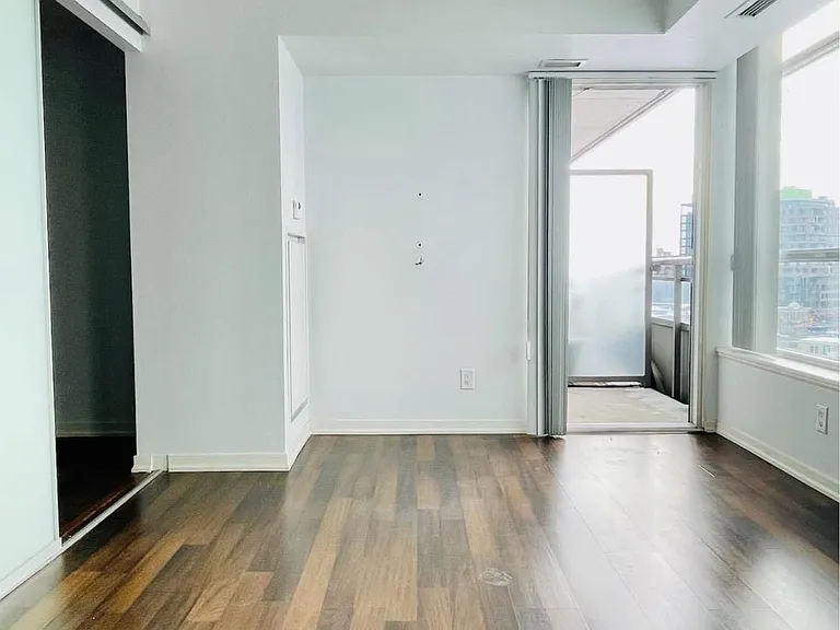 38 Joe Shuster Way #917 — Photo 6