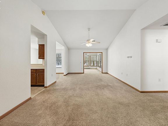 5th image of 590 N Vineyard Cir