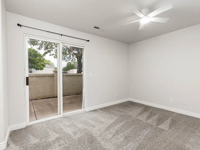 444 Sunland Dr E #37 — Photo 7