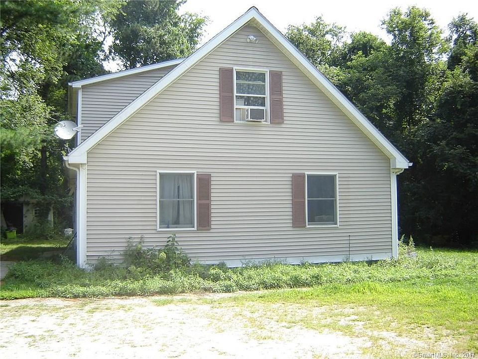 2nd image of 21 Upper Pattagansett Rd