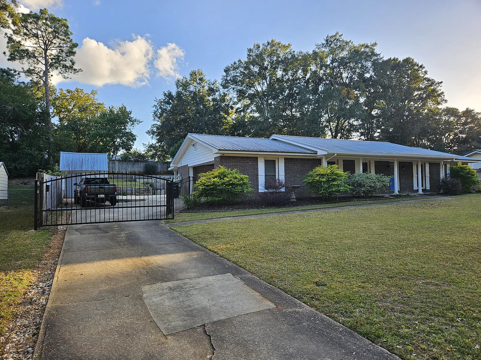 3 bed, 1800 sqft, $1,950 — Photo 3
