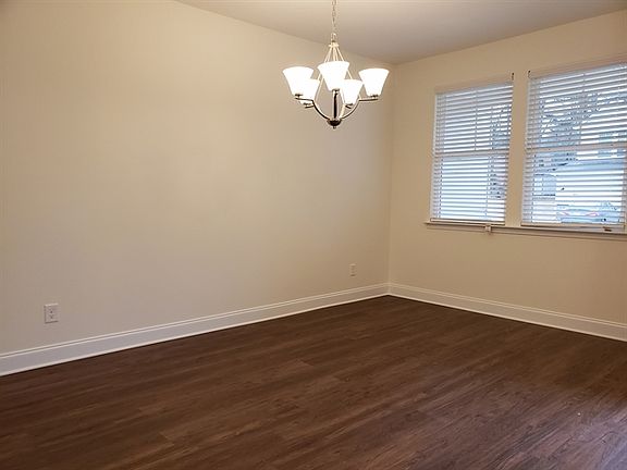 4th image of 115 Lindridge Dr