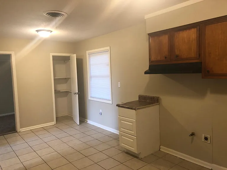 132 Woodfern Cv — Photo 5