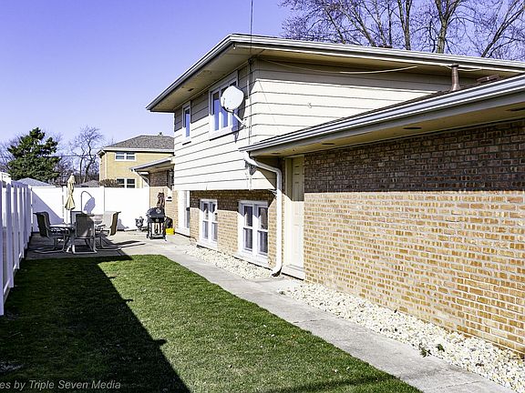 5th image of 10529 S Lavergne Ave