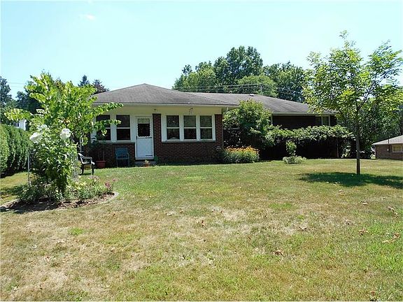 2nd image of 121 Decker Dr