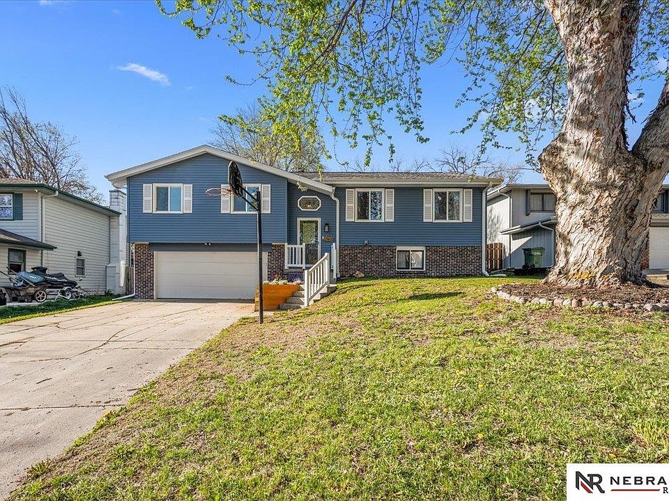 1st image of 2915 Daniell Cir