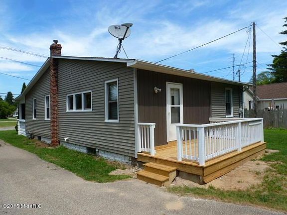 3rd image of 1110 Lake St