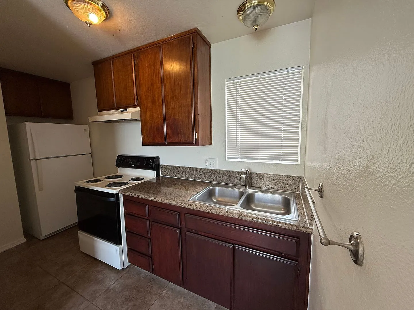 Apartment Building in North Park — Photo 4