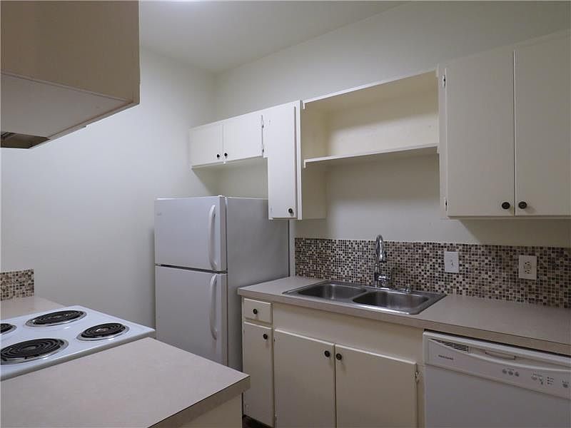 2nd image of 1209 James Ave #A