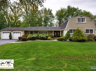 11 Bromley Dr, Parsippany, NJ 07054