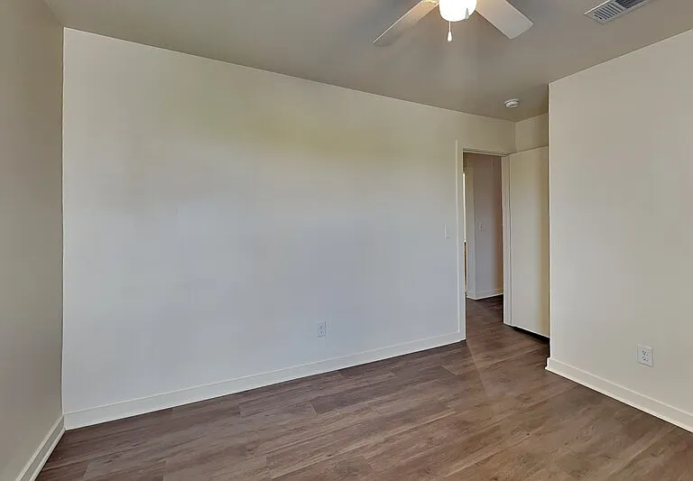 821 Jamie Dr — Photo 11