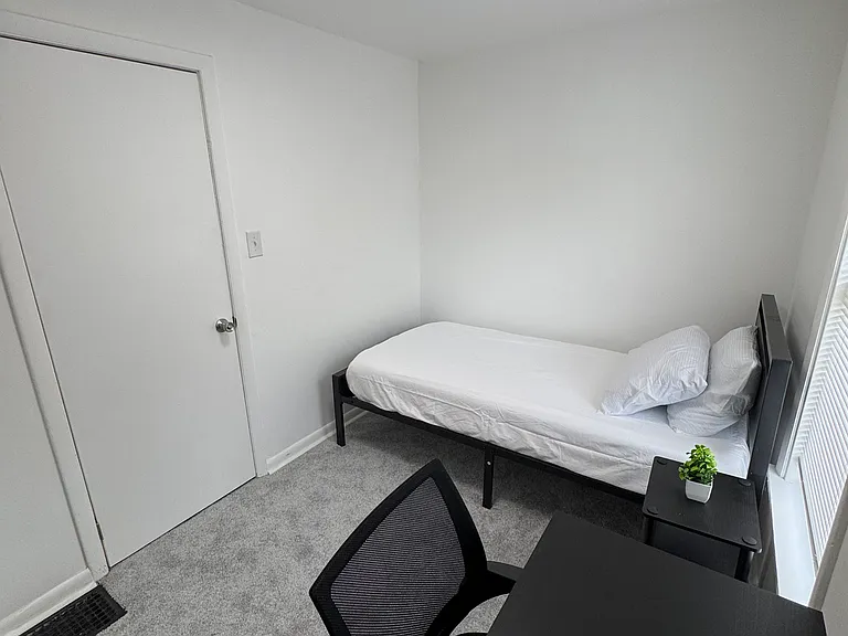 92 Crocker Ave #1 — Photo 10