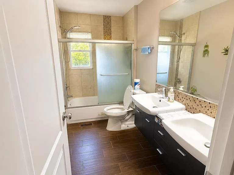 1711 Strine Dr — Photo 8