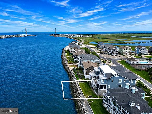 3rd image of 35 Inlet View Ct