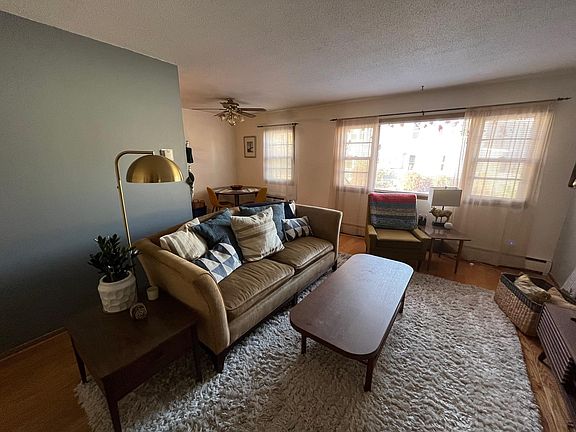 2nd image of 1015 W 26th St APT 103