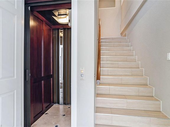 3rd image of 1435 Mariposa CIR #201