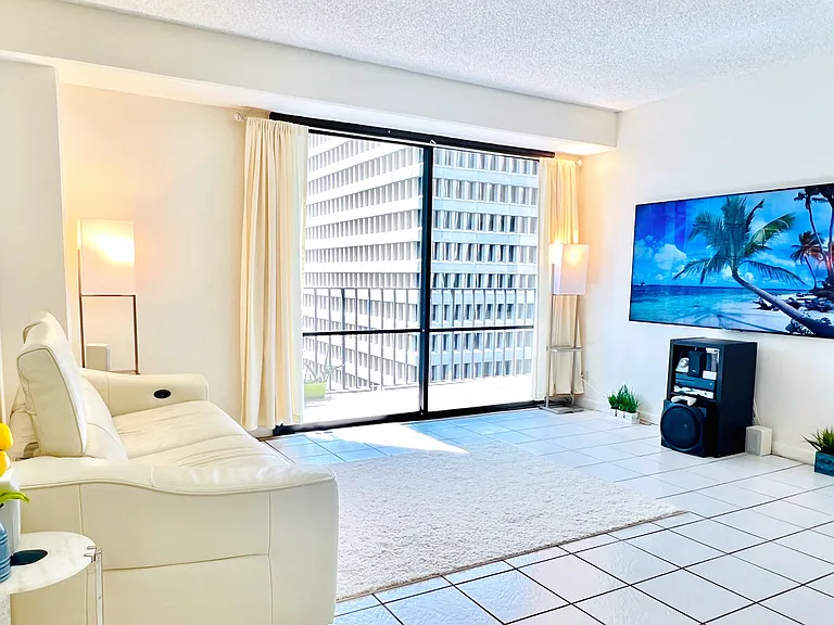 225 Queen St #119G — Photo 4