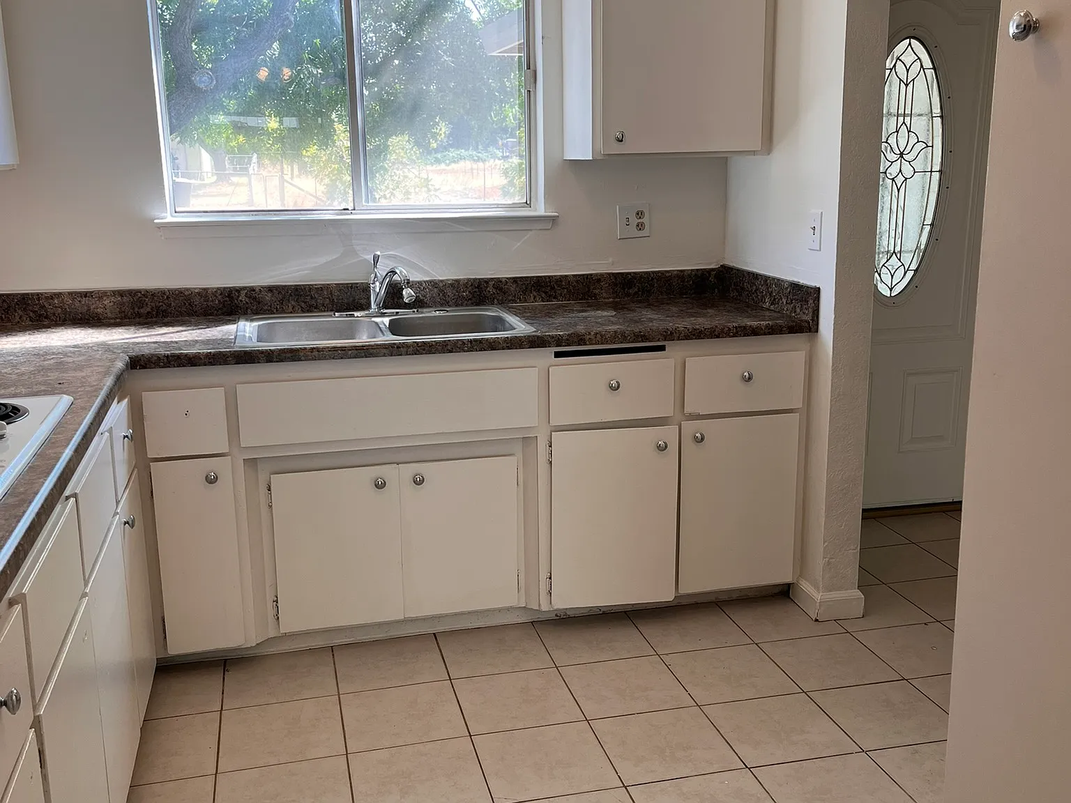 2 bed, 933 sqft, $1,900 — Photo 3