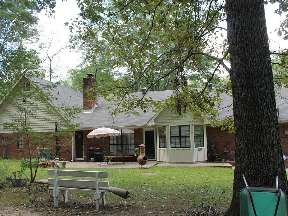 2nd image of 247 Oak Ridge Cir