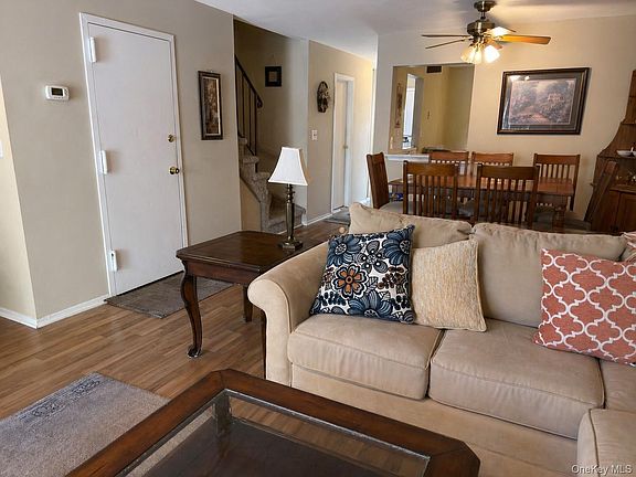 3rd image of 200 Hilton Avenue #20