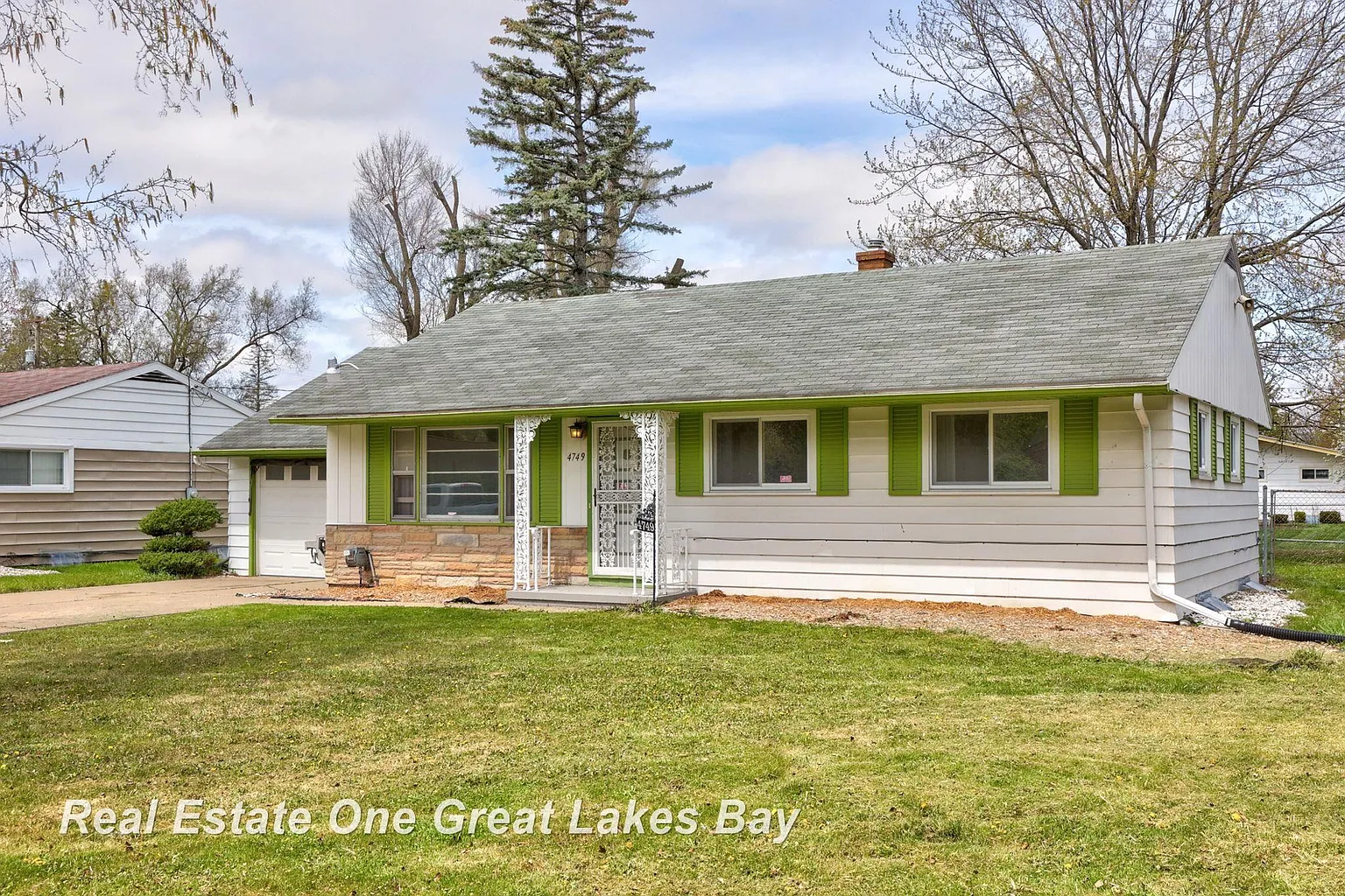 4749 Strathmoor St photo 1